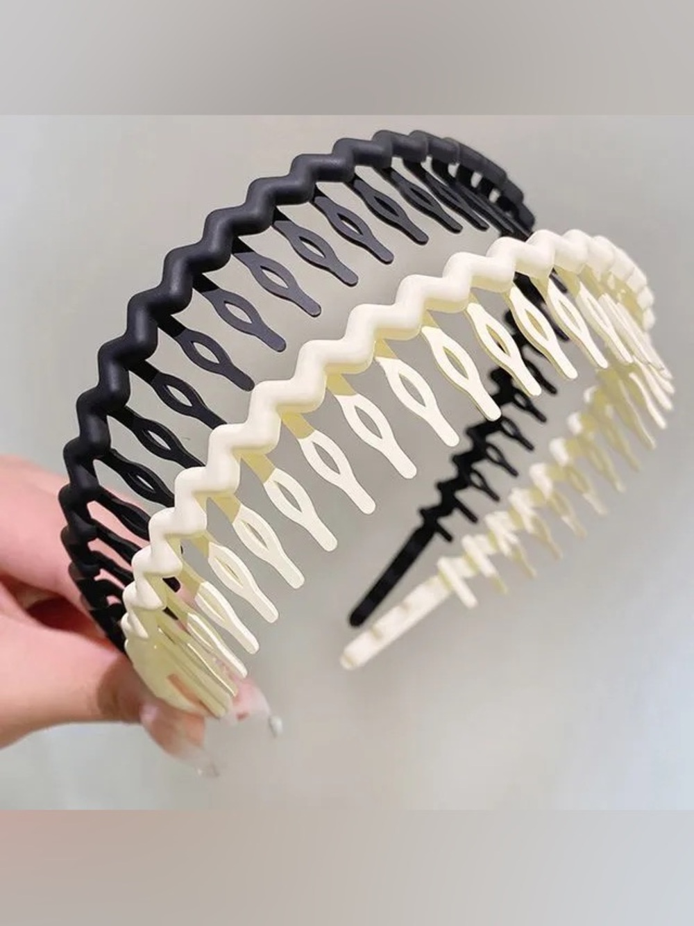 Old Navy Set of Black and Cream Zigzag Plastic Headbands